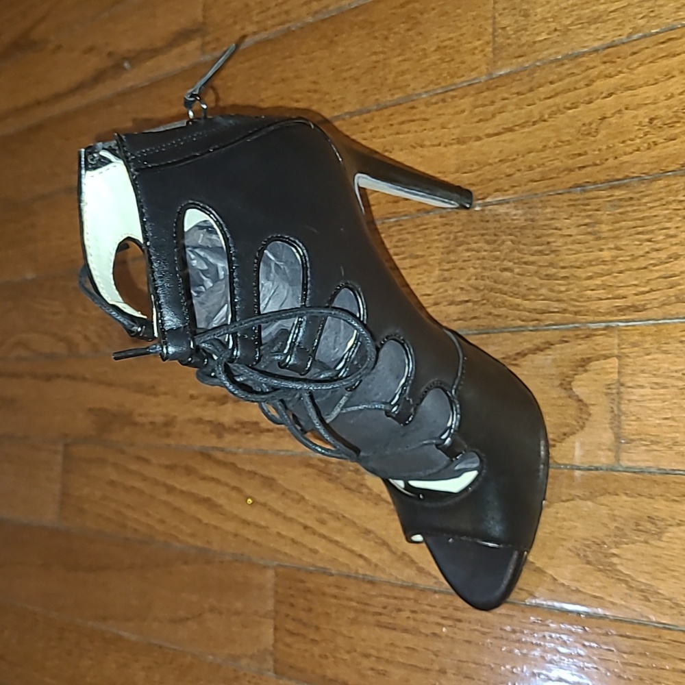 ZARA black lace up open toe bootie. Sz 6. EUC.